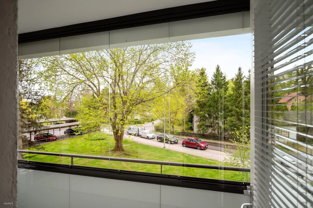 Balcony - 3-Bedroom Apartment with Balcony in Riutoja
