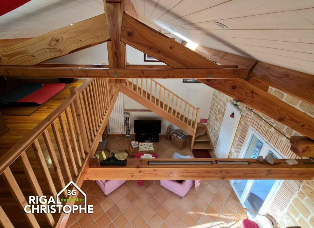 Elutuba - Traditional House with Modern Extension in Countryside