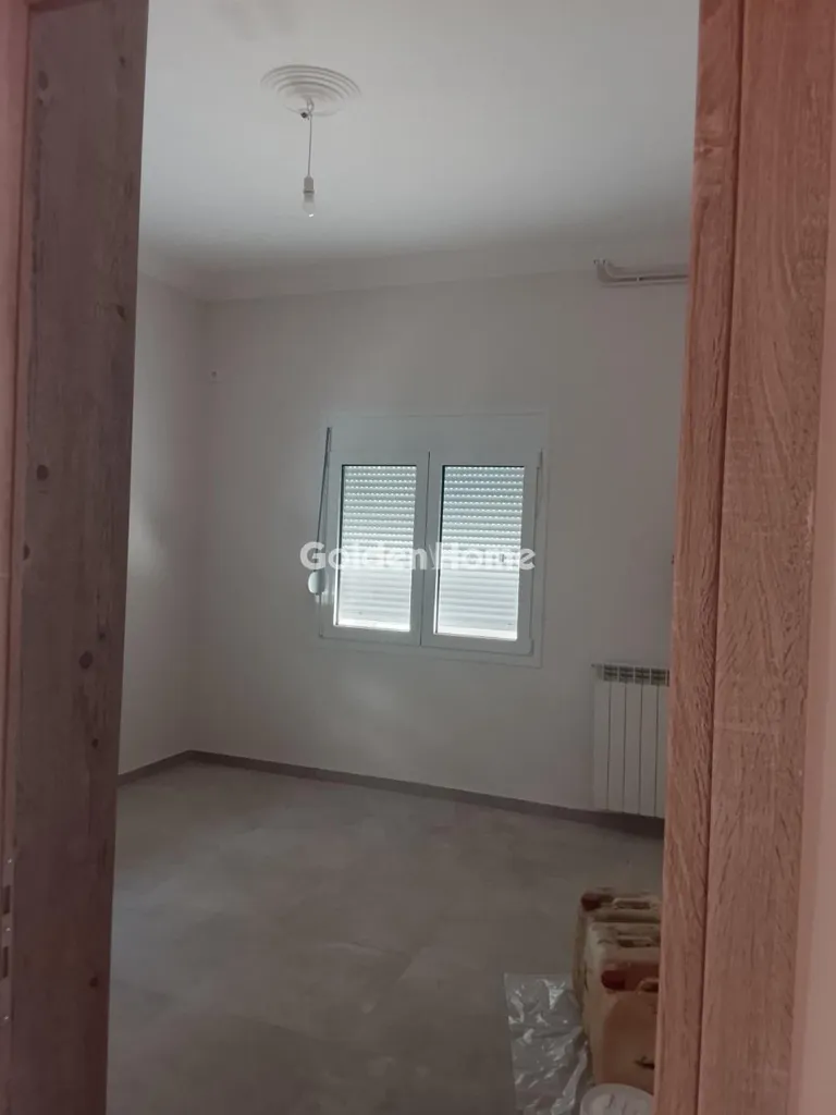 Pièces - Fully Renovated Flat with Security in Argiroúpoli Centre