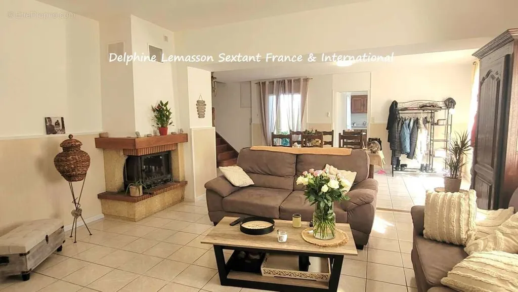 Living Room - Rental Building with Constructible Land in Monbazillac