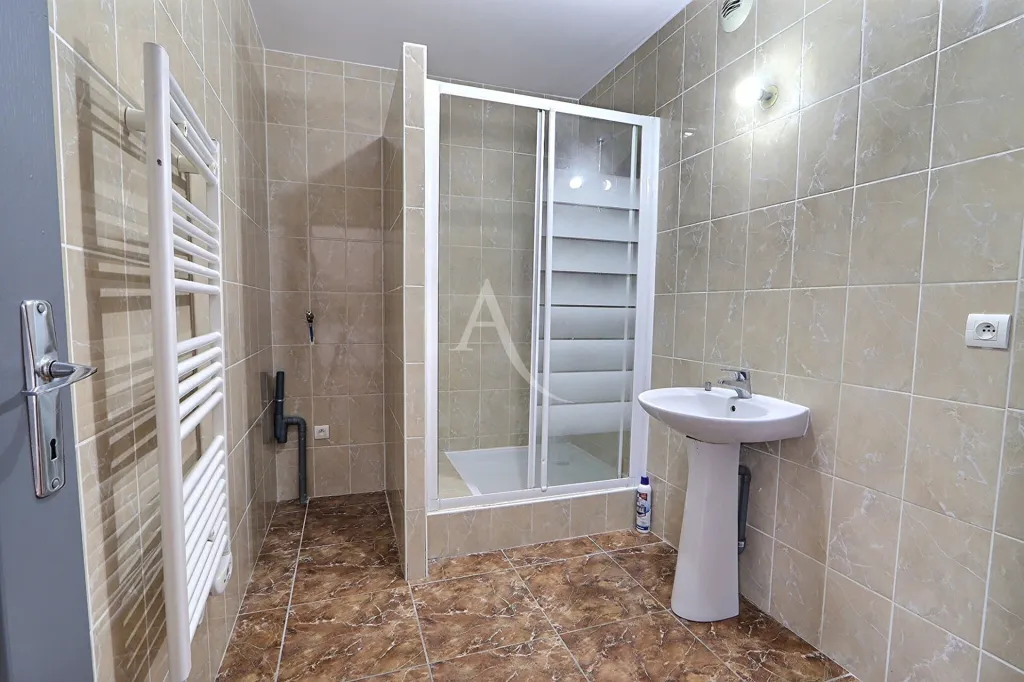 Bagni - Bright 2-Bedroom Apartment in Le Blanc-Mesnil