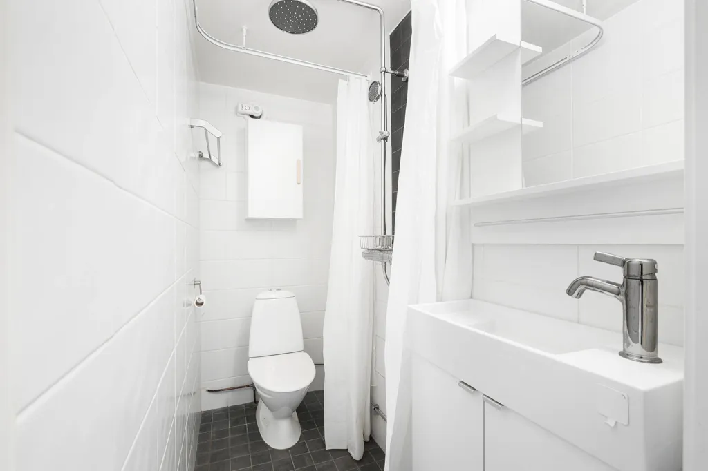 Salles de bain - Modern Penthouse with City Views in Jönköping