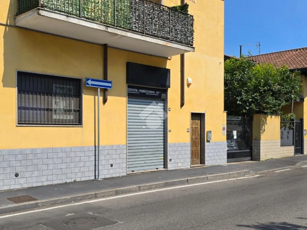 Välivaade - Commercial Unit with High Footfall in Cinisello Balsamo