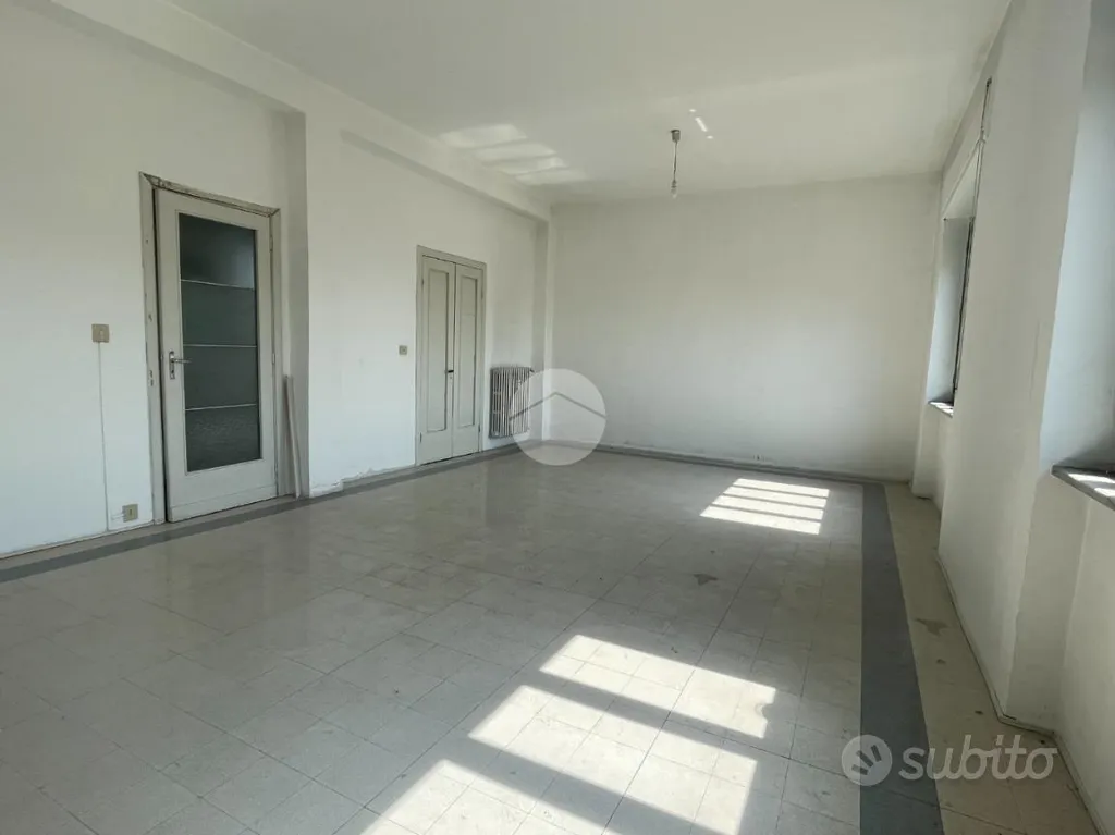 Stanze - Triplex with Balcony in Asti's Historic Centre