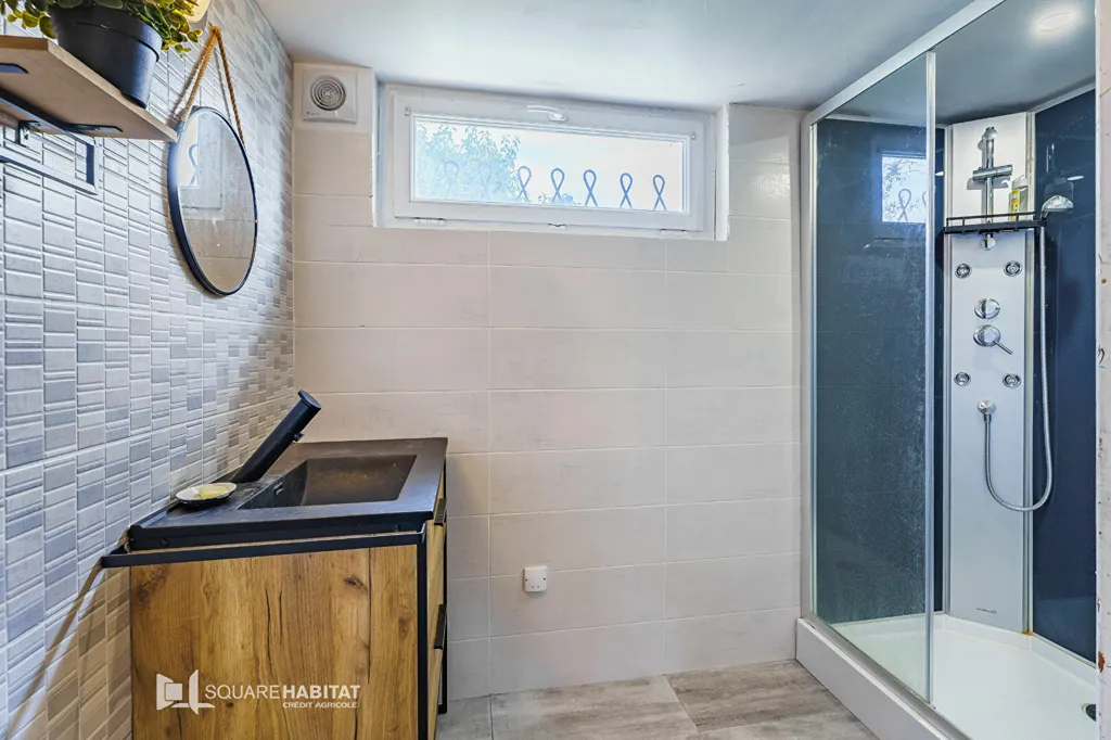 Bathrooms - House with Garden in Quiet Seurre