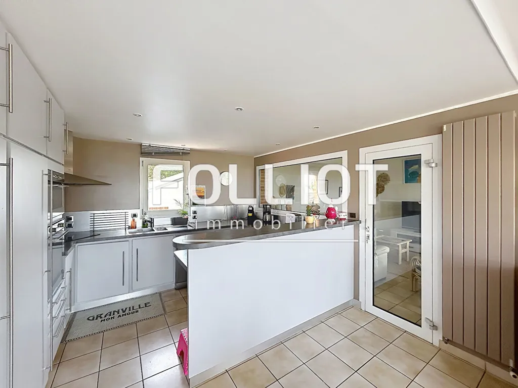 Cucina - Architect's House with Sea View in Granville