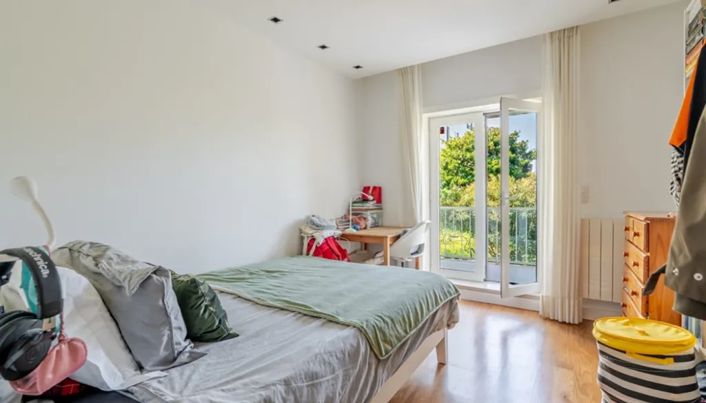 Bedrooms - Luxury 4-Bedroom Apartment in Foz do Douro