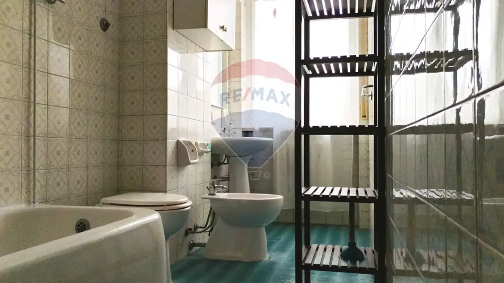 Vannitoad - 3-Room Apartment with Terrace in Ancona