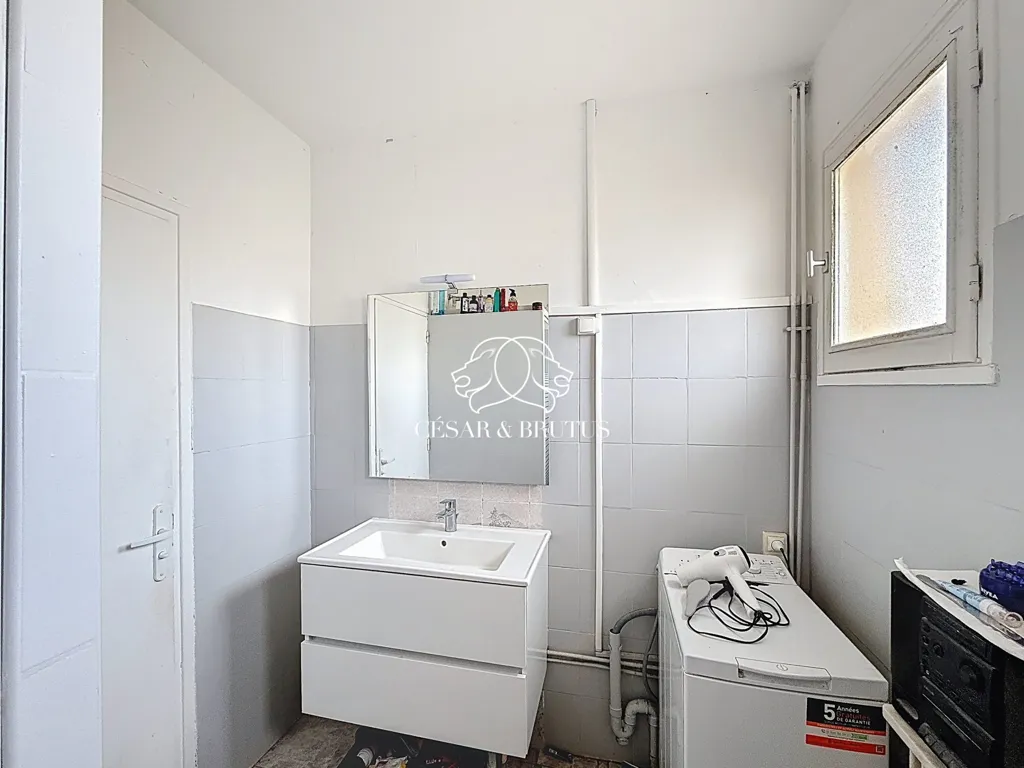Bathrooms - T3/T4 Apartment with Balcony in Lyon 8th