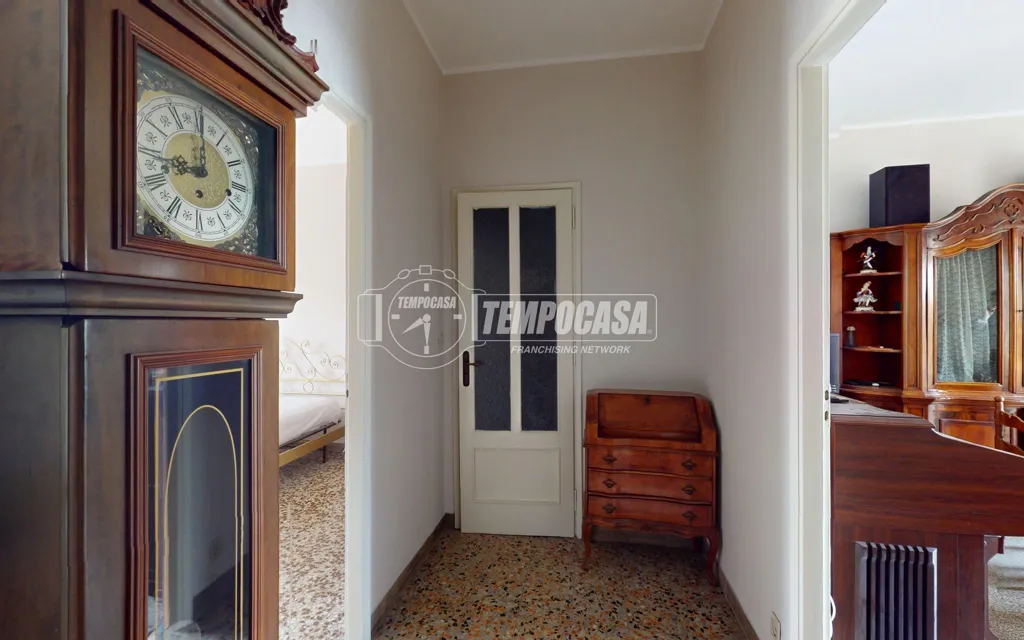 hallway_entrance