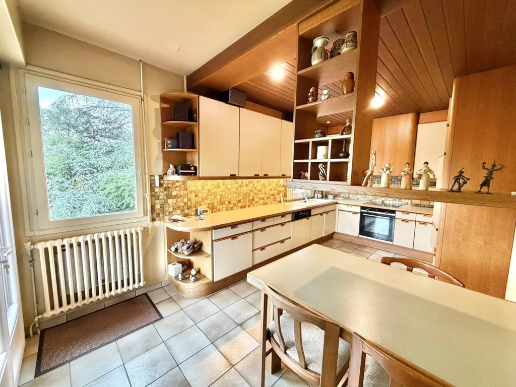 Cuisine - Villa Traditionnelle sur Terrain Arboré à Eauze
