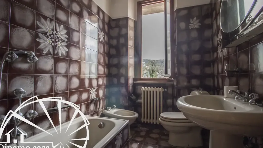 Bathrooms - 5-room house in IT