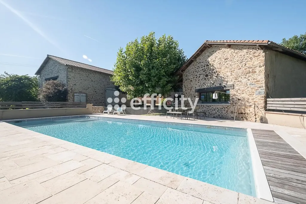 Piscine - Maison en Pierre avec Vue Panoramique à Isle