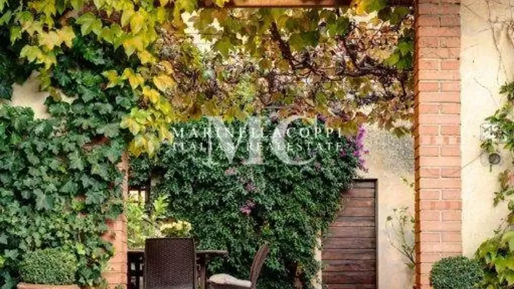 Aed - Chianti Villa with Vineyard and Pool in San Casciano