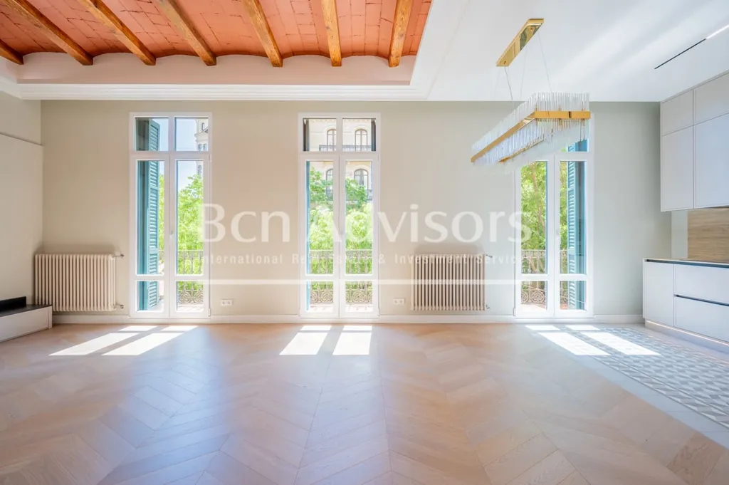 Elutuba - Refurbished Apartment with City Views in Dreta de l'Eixample