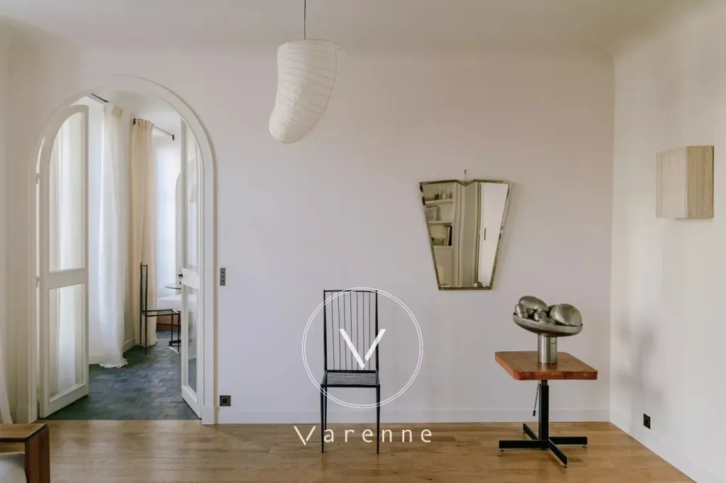 Entrée - Appartement Rénové avec Vue Cour au 7ème Arrondissement