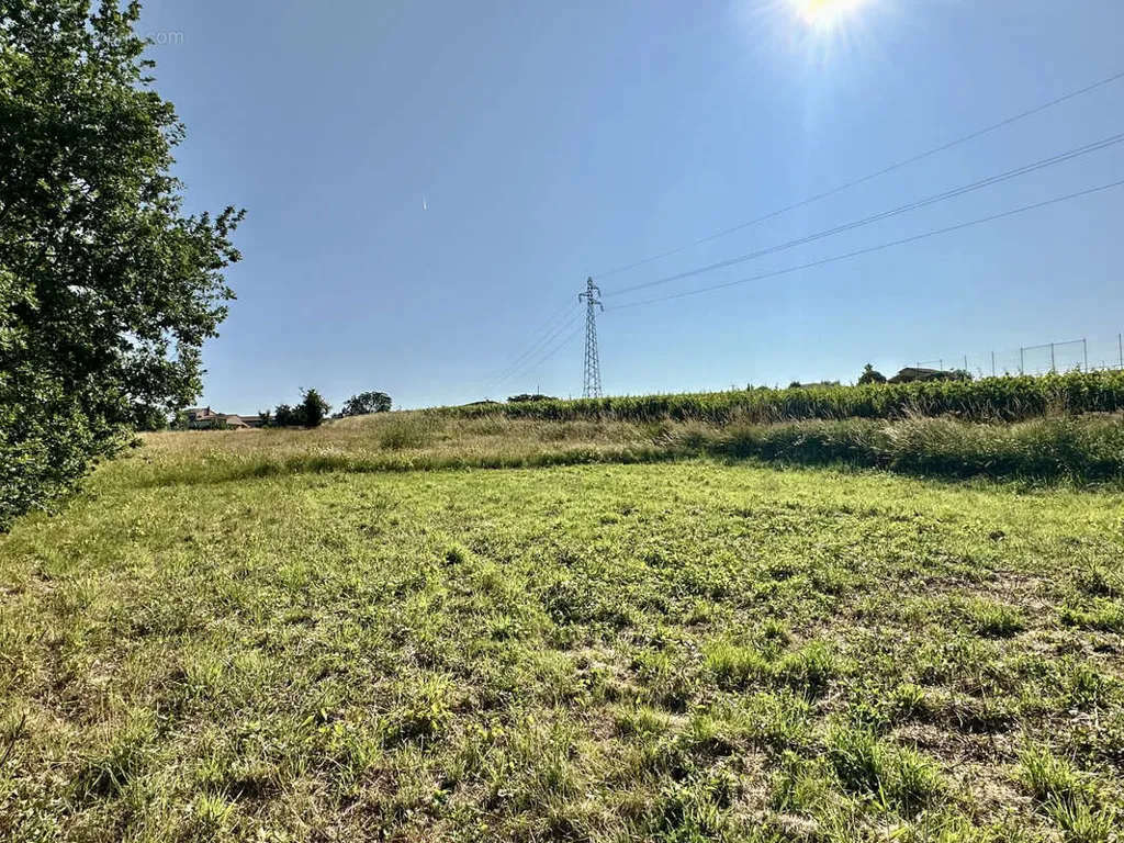 Aed - Flat, Serviced Plot in Quiet Countryside, Cunac