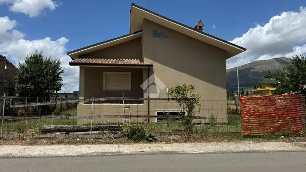 Välivaade - Villa with Private Garden in Avezzano