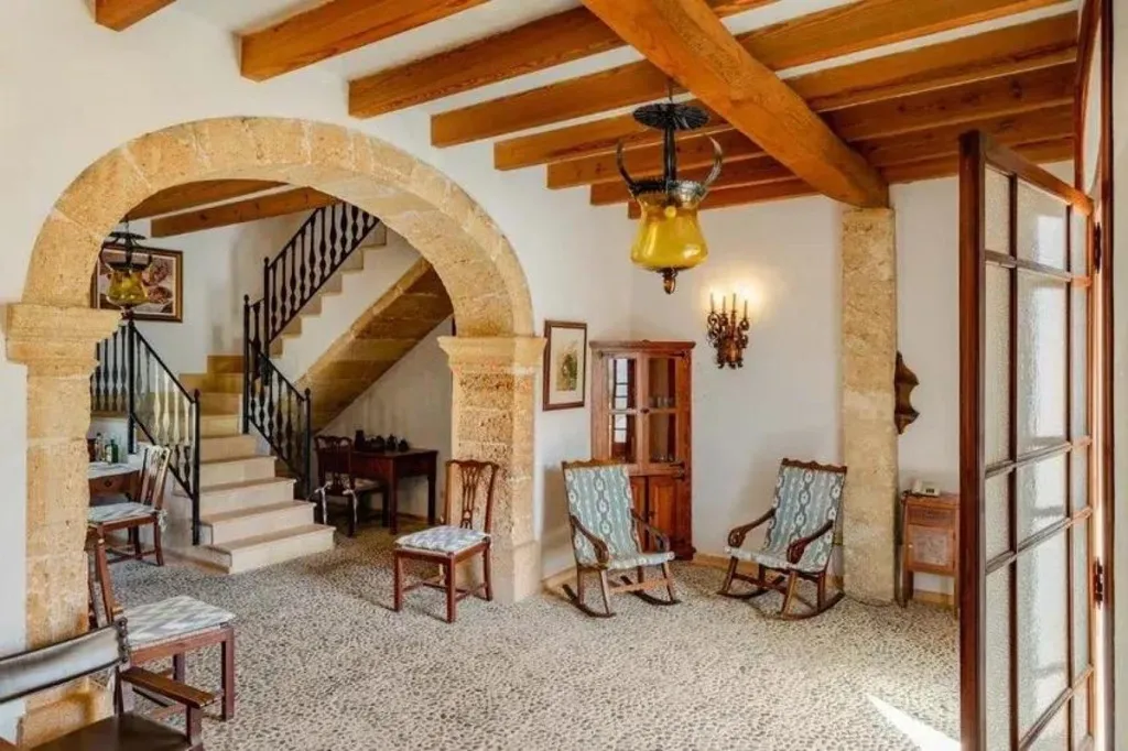 Elutuba - Large Estate with Agrotourism Project in Artà