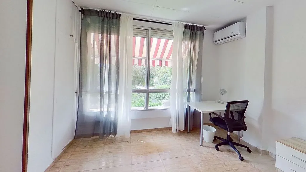 Bureau - Furnished Flat with Terrace in Vistabella