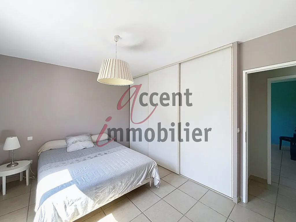 Chambres - Villa avec Pergola et Jardin à Mollégès