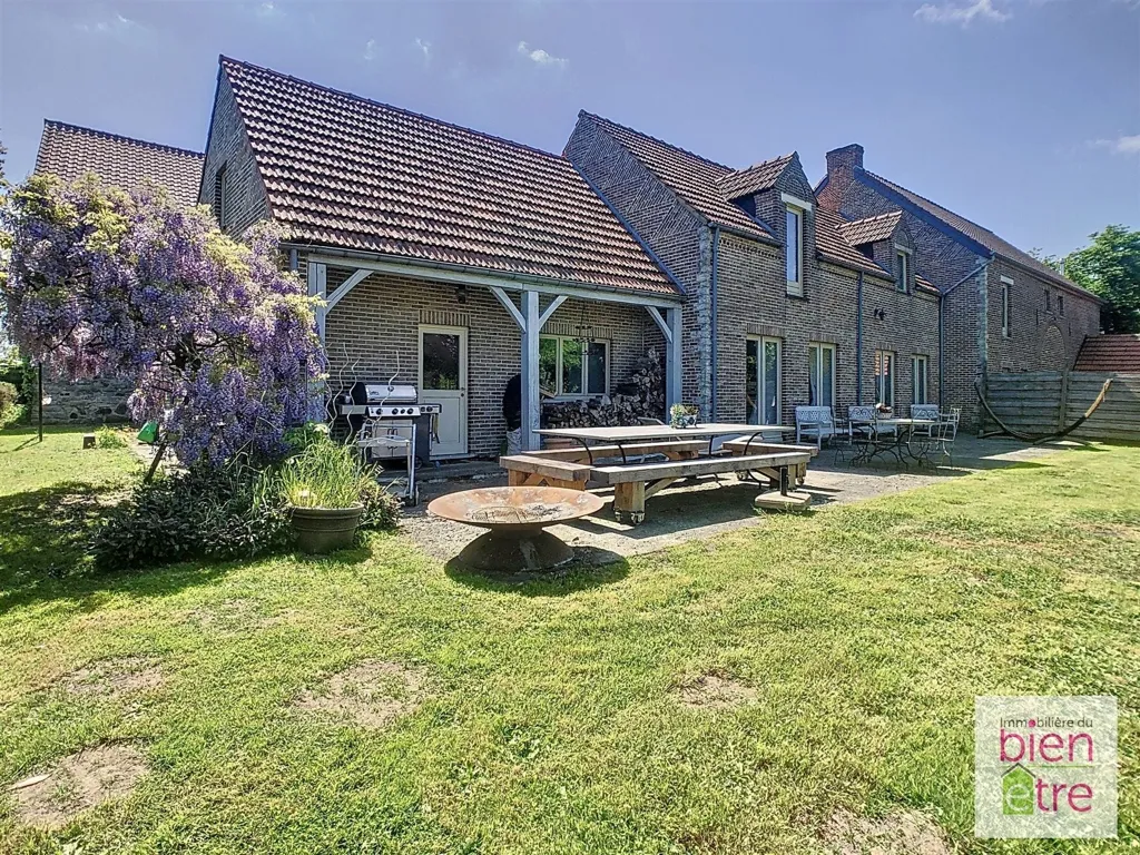 Aed - Historic House with Courtyard in Dongelberg