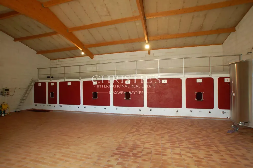 Pièces - Vignoble de Loisirs avec Piscine Intérieure à AOC Côtes de Bordeaux