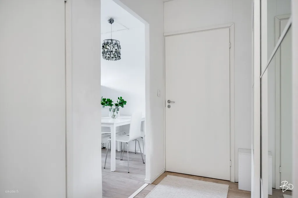 hallway_entrance
