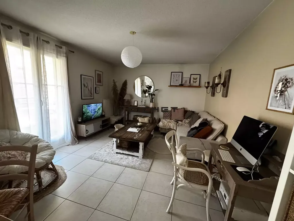 Elutuba - Modern Apartment with Balcony in Villenave d'Ornon