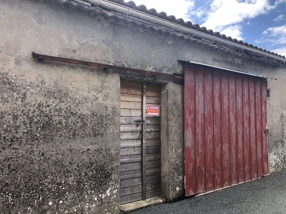 Extérieur - Espace Aménageable avec Parking à Pauillac