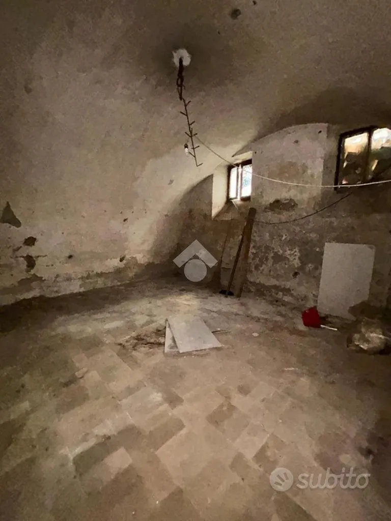 Toad - Historic Cellar with Potential in Poggio Mirteto