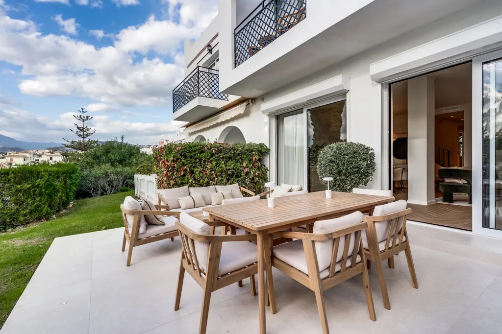 Terrass - Adosado with Private Pool in Nueva Andalucía