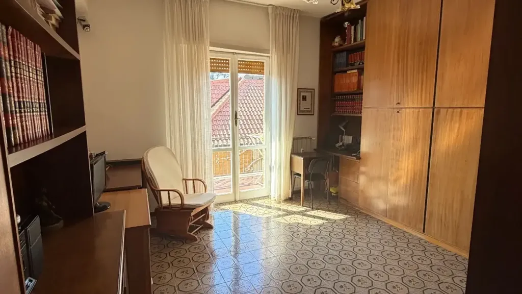 Studio - Panoramic Trilocale with Balcony in Grottaferrata