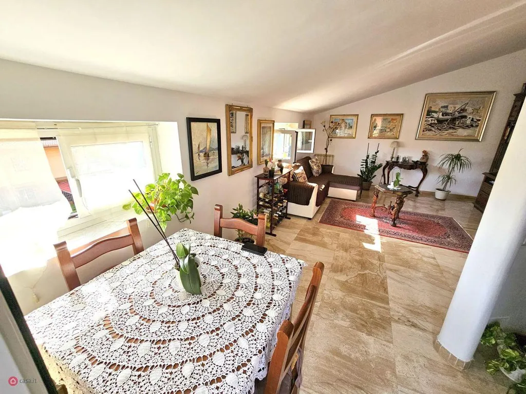 Salle à manger - Rustic Attico with Terrazzo in Ciampino