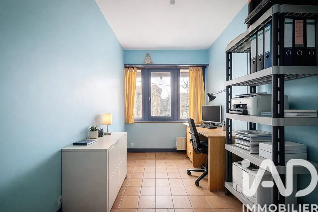 Arbeitszimmer - Charming Villa with Garden in Port-Aviation