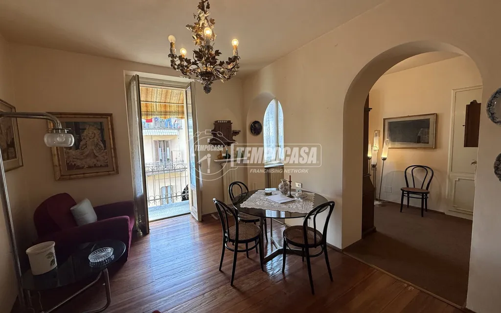 Sala da pranzo - Apartment with Balcony in Central Asti