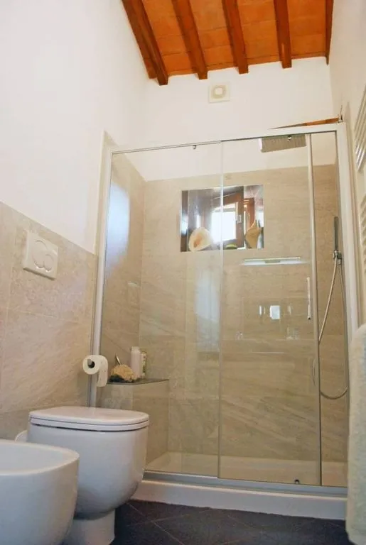 Salles de bain - Luxury Villa with Panoramic Views in Pontassieve