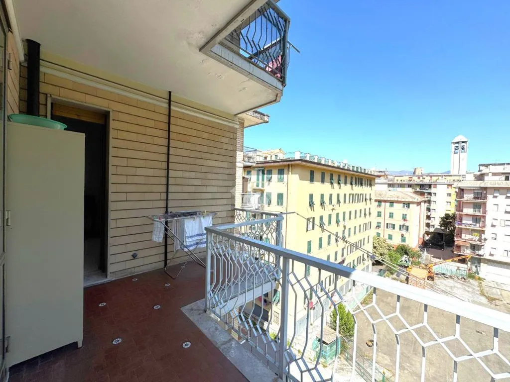Rõdu - Fourth Bedroom Flat with Balcony in Bolzaneto