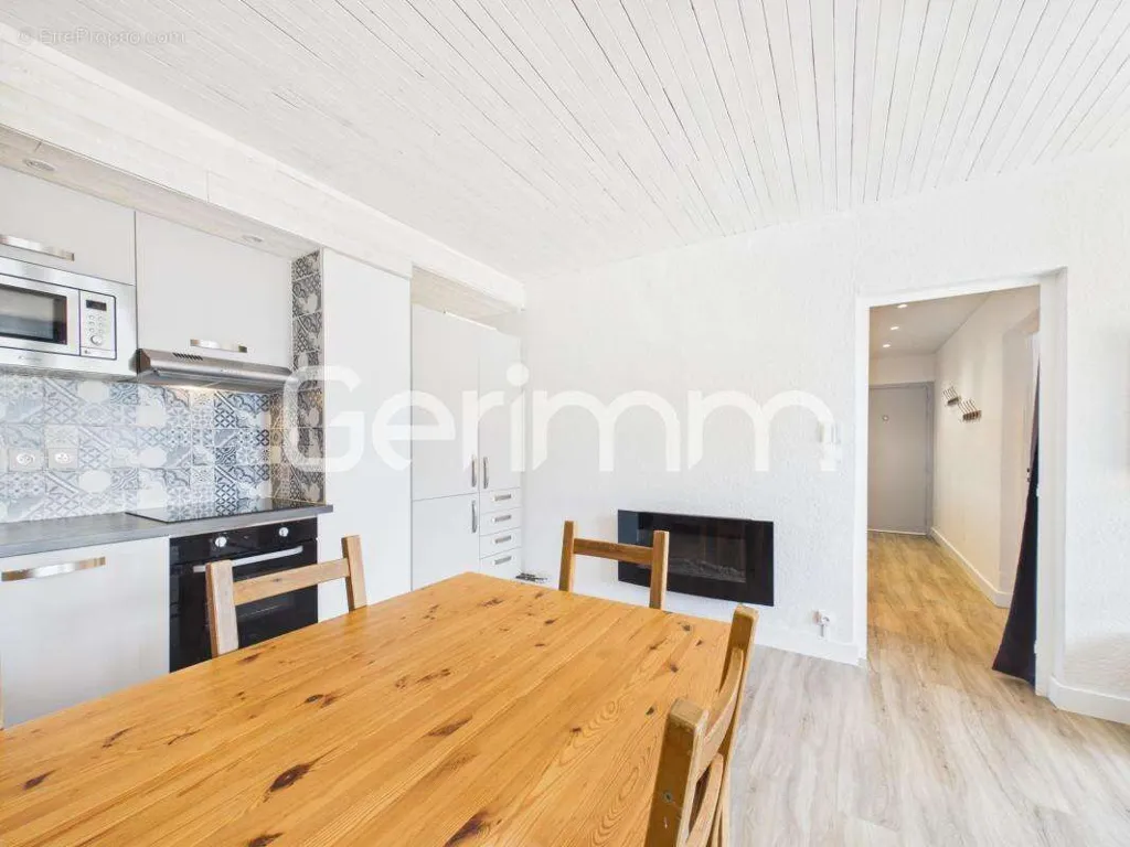 Salle à manger - Appartement en rez-de-chaussée avec terrasse à Chamrousse