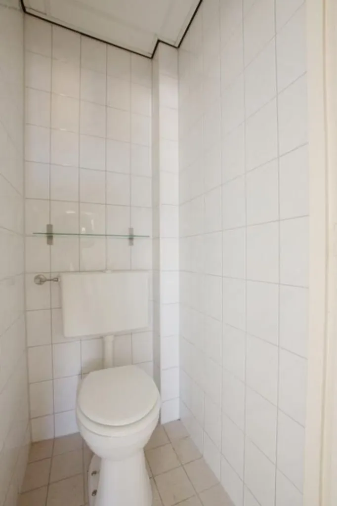 Salles de bain - 3-Bedroom Apartment with Balcony in Charlois