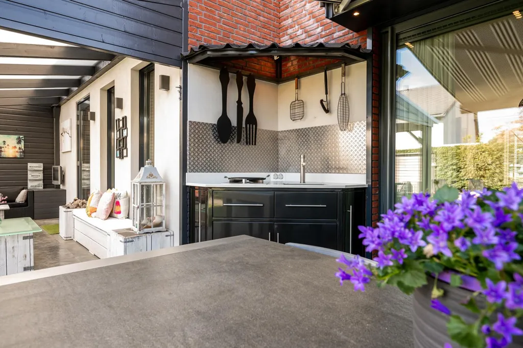 Terrasse - Corner Detached House with Jacuzzi in Berghem