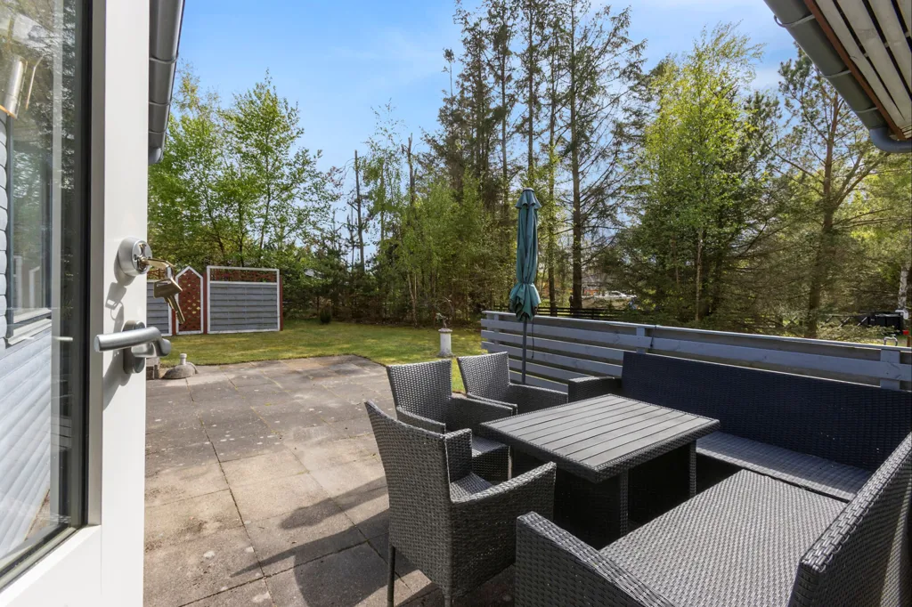 Terrass - Classic Holiday Home with Garden in Hou