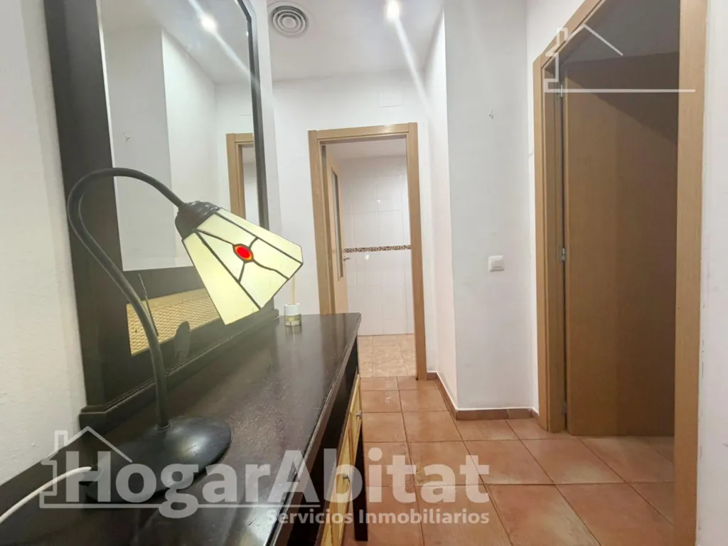 Esik - Semi-Reformed Flat with Patio in Benaguasil