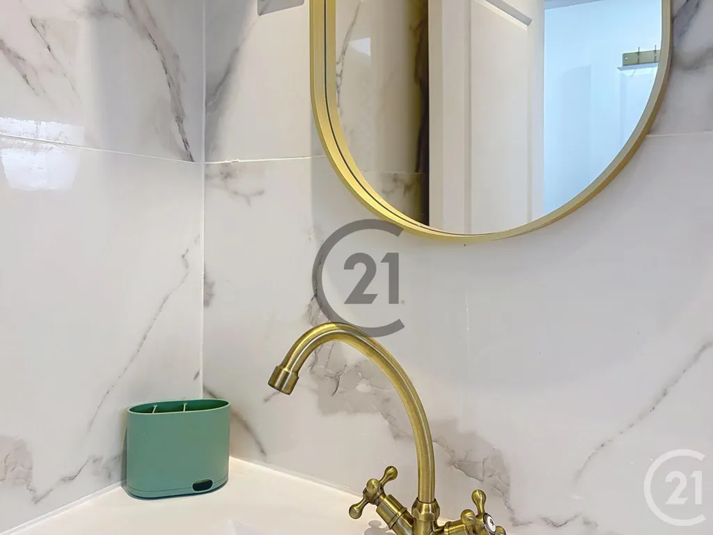 Salles de bain - Chambre en Colocation Rénovée avec Balcon à Le Mée-sur-Seine