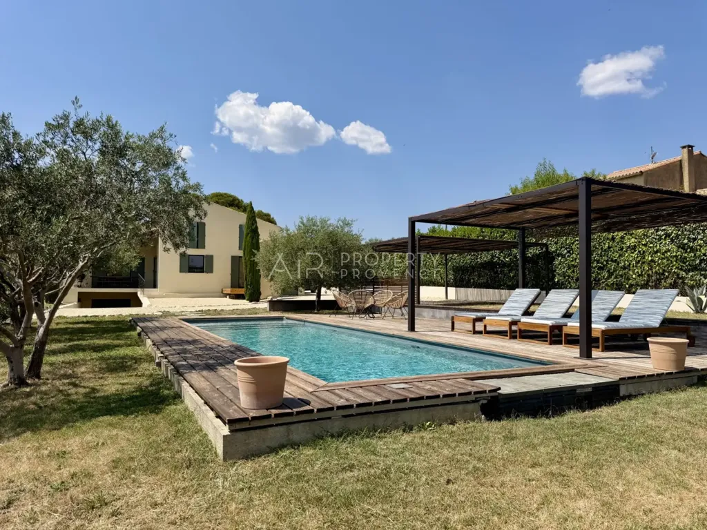 Piscine - Villa Rénovée avec Piscine à Cadenet