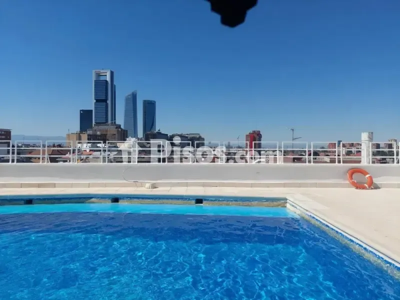 Piscina - Reformed Flat with Rooftop Pool in Chamartín