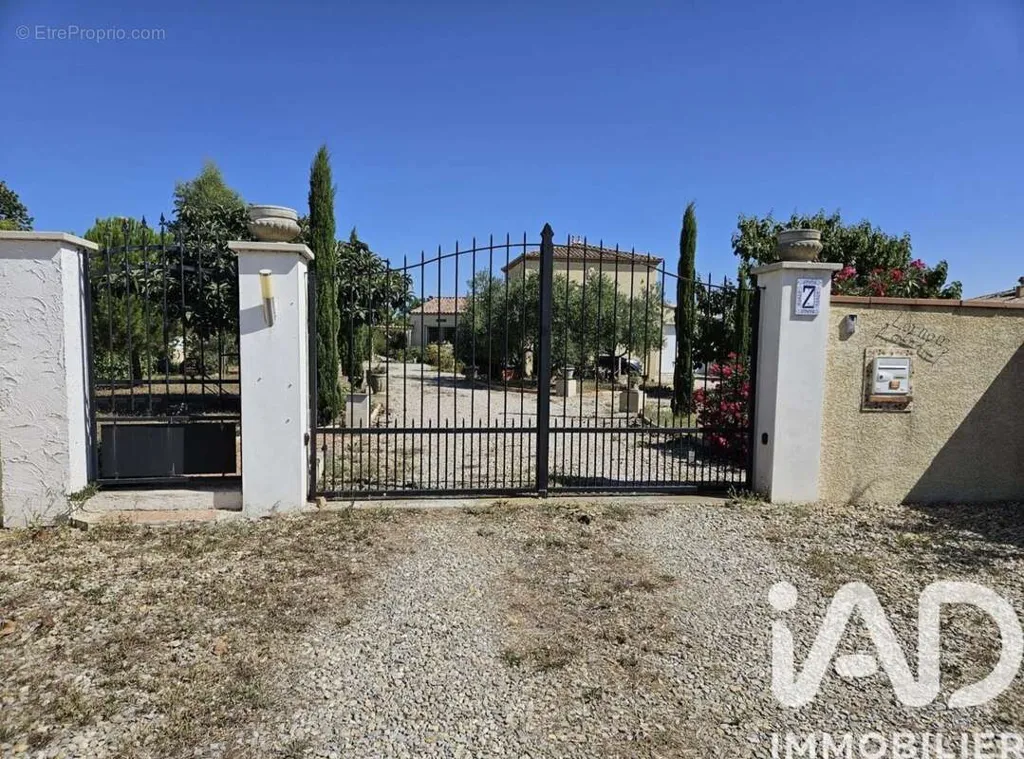 Extérieur - Villa avec Piscine et Jardin à Puimisson