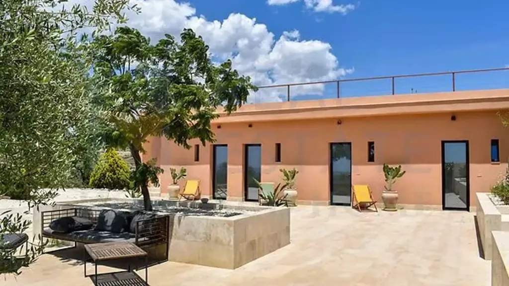 Aed - Baroque Villa with Pool in Noto