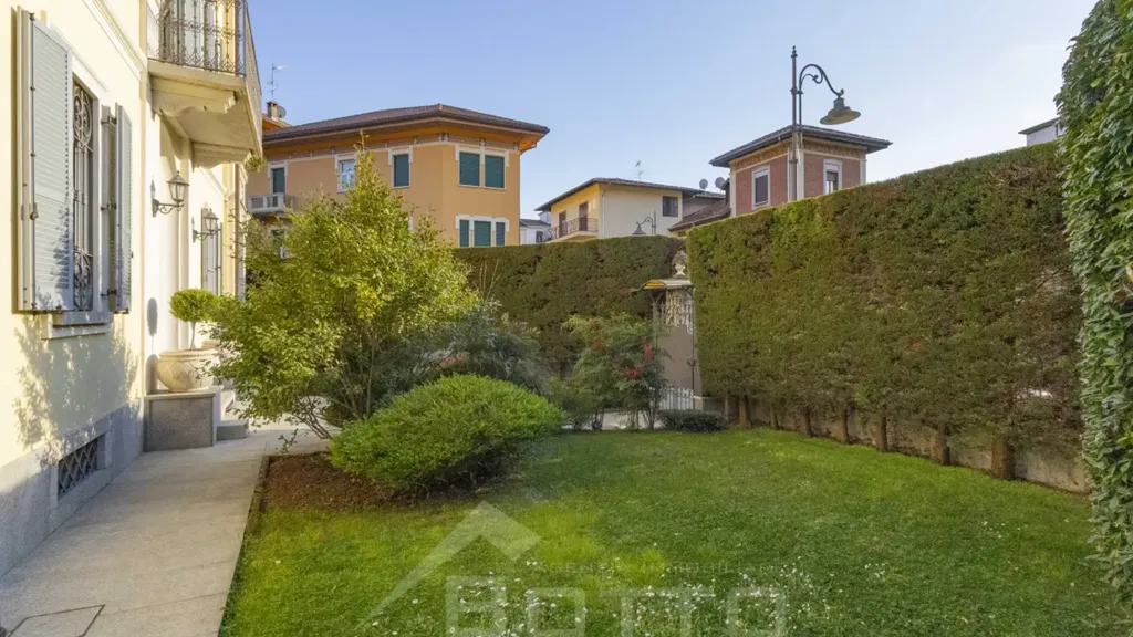 Jardin - Historic Villa with Central Location in Grignasco
