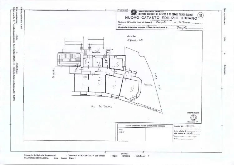 Plaan - Apartment with Terrace in Central Chiaia